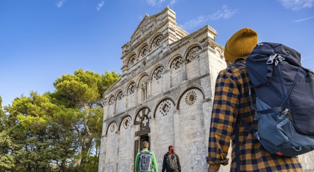 Sardegna, la Regione rinnova i percorsi di 8 cammini: turismo "lento" e religioso