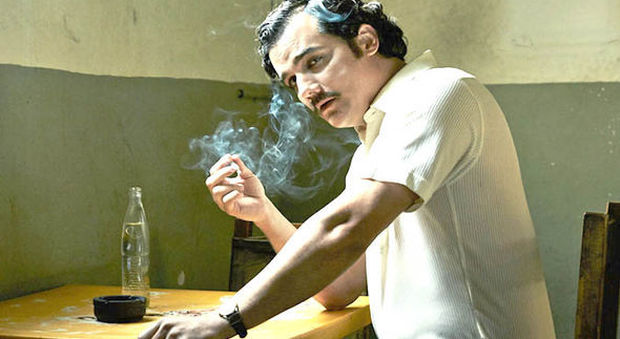 "Narcos", il fratello di Escobar minaccia Netflix: "Un milione di dollari o chiudiamo lo show"