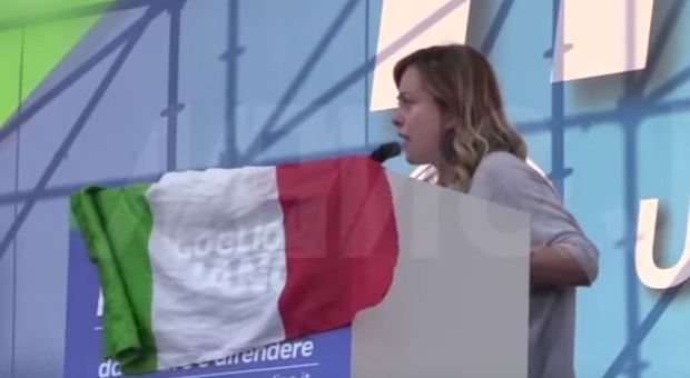 "Io sono Giorgia", il discorso della Meloni a Piazza San Giovanni diventa una hit virale sul web. VIDEO