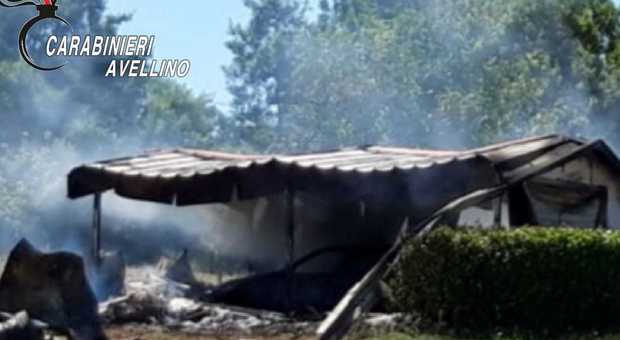 Deposito in fiamme, paura a Paternopoli: avviate le indagini