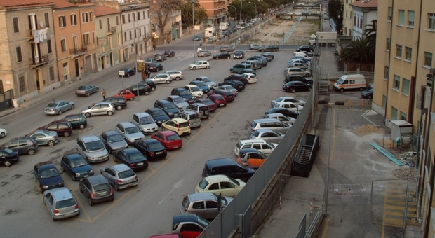 San Benedetto, allarme parcheggio ospedale, Gaspari: «Ci sono le vasche di laminazione,spesi sei milioni»