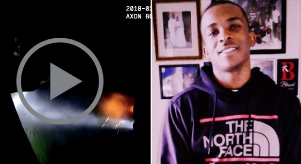 Polizia uccide ragazzo nero di 22 anni disarmato: "Aveva il cellulare in mano" Video choc