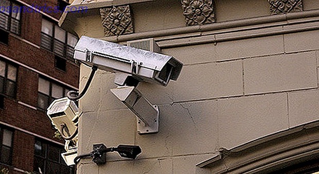 Napoli: preso spacciatore romeno, la casa «blindata» con telecamere