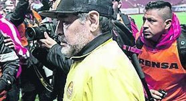 Incubo artrosi, Maradona rischia la sedia a rotelle