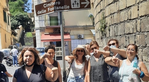 Cimitero delle Fontanelle chiuso: «Nessuno avvisa i turisti, figuraccia per Napoli»