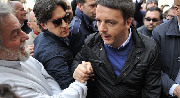 Matteo Renzi a Senigallia dopo l'alluvione