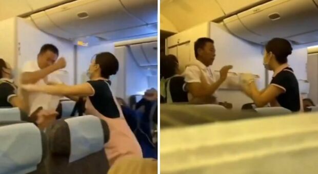 Rissa in aereo per il posto a sedere, le hostess intervengono e dividono i passeggeri: il video dei testimoni