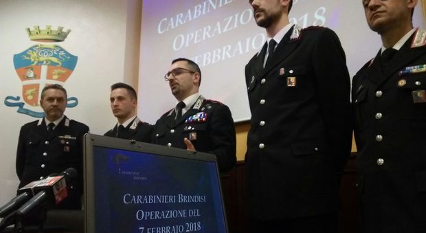 La conferenza stampa dei carabinieri di Brindisi