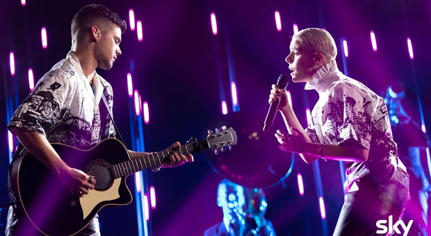Intesa Sanpaolo porta a Caserta le star di X Factor 2019