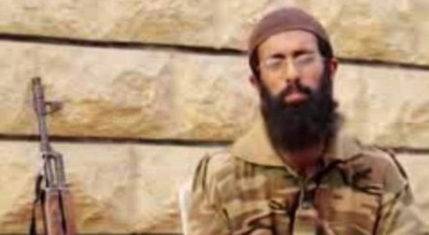 Il jihadista inglese a volto scoperto in un video minaccia all'Occidente