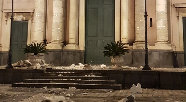 Catania, crolla la statua del santo protettore dai terremoti a Pennisi