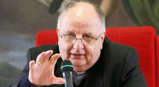 Arcivescovo social per i giovani: facebook, mail e sms per dialogare con Moretti