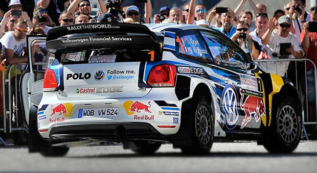 Il vincitore del Rally di Germania Sebastien Ogier con la sua Volkswagen Polo WRC