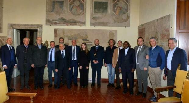 Il vescovo Vito Piccinonna ha ricevuto una delegazione del Lions Club Rieti Host e dei Leo