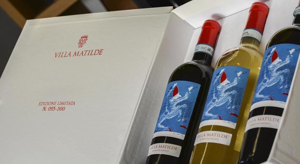 Arte e vino, Nocera presenta le etichette d’artista per Villa Matilde