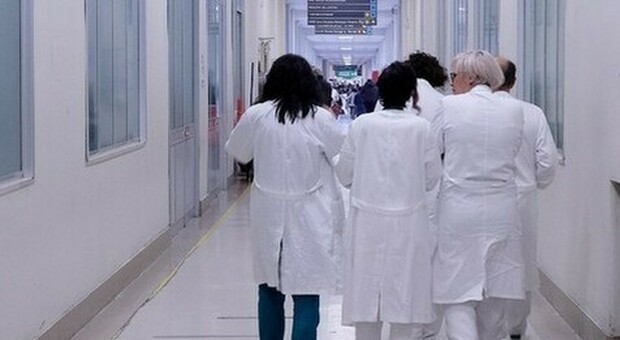 Ospedali senza medici, la Regione pronta ad assumere anche senza concorso