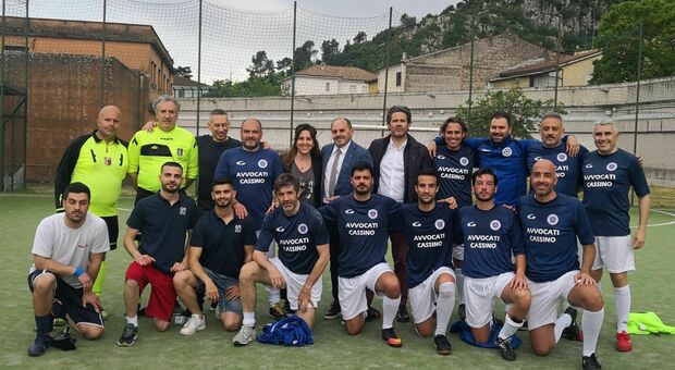 Cassino, speciale partita di calcio in carcere: avvocati contro detenuti