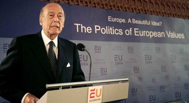 È morto l'ex presidente francese Giscard D'Estaing: aveva 94 anni