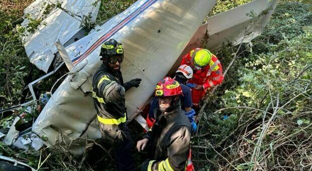 Ultraleggero precipita vicino ad Ancona, feriti pilota e passeggero: uno è grave