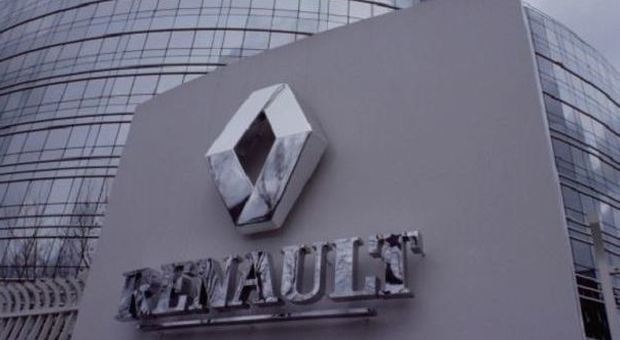 Emissioni, scandalo Renault: il titolo crolla, ​giornata pessima per il mercato dell'auto