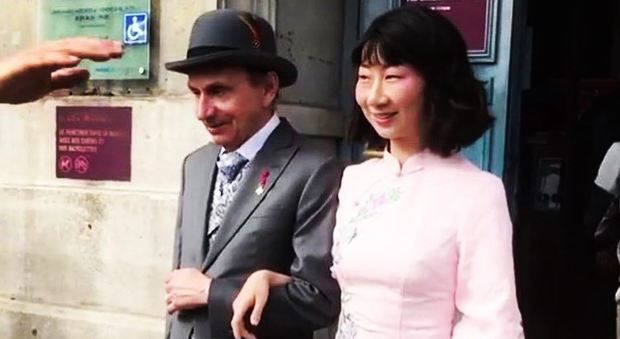 Michel Houellebecq, lo scorso settembre si è sposato con la fidanzata Qianyum Lysis Li