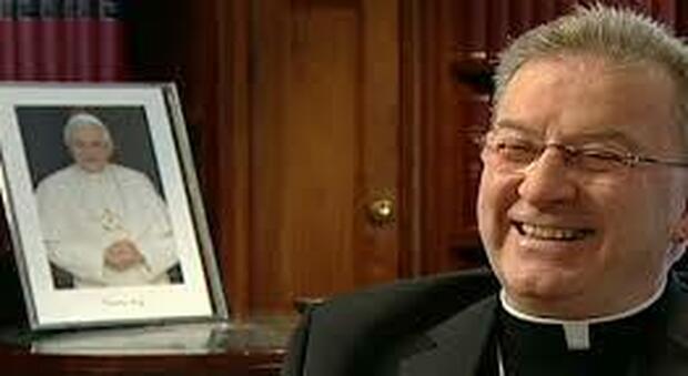 Monsignor Luigi Ventura, ex diplomatico del Papa in Francia, accusato di violenze sessuali