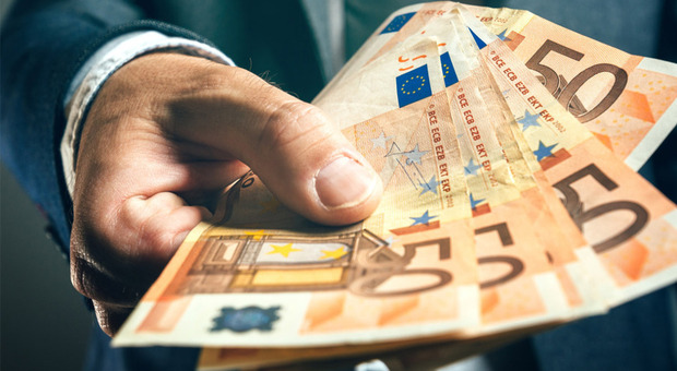 Azienda supera il lockdown e premia i dipendenti con un bonus da 2mila euro