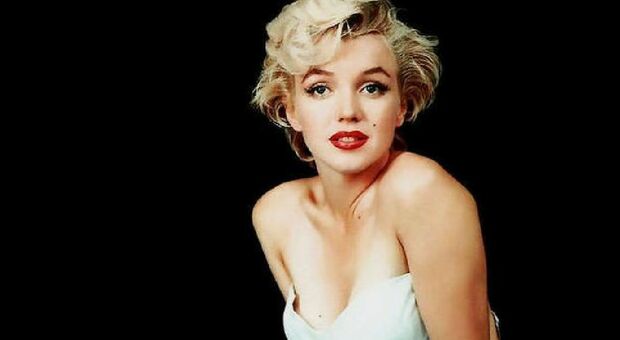 Marilyn Monroe, la villa di Los Angeles dove venne trovata morta a rischio demolizione. «Il mio viaggio finisce qui», i fan in rivolta