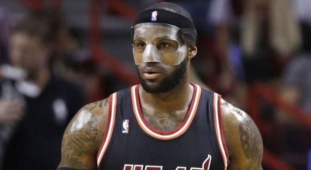 LeBron ancora eroe mascherato: Miami Heat al settimo successo