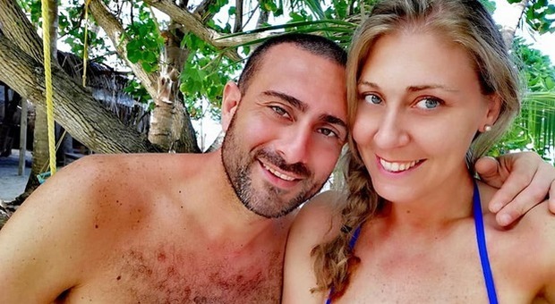 Morto in viaggio di nozze sotto gli occhi della moglie: raccolta fondi per portare Ciro a casa