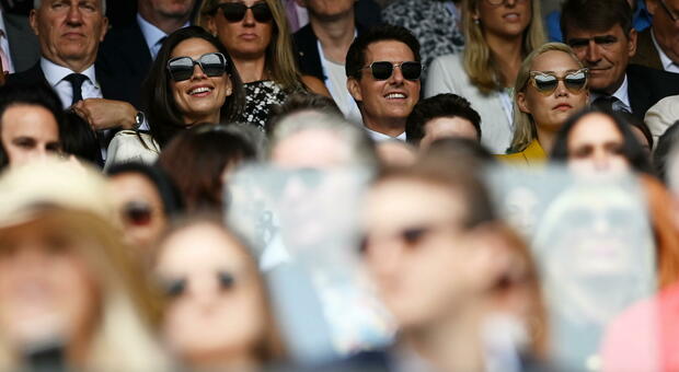 Wimbledon, Tom Cruise nel Royal Box per la finale femminile Video