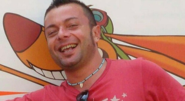 Falconara piange il sorriso di Luigi Mandolesi: amante degli animali si è spento a causa di una malattia rarissima