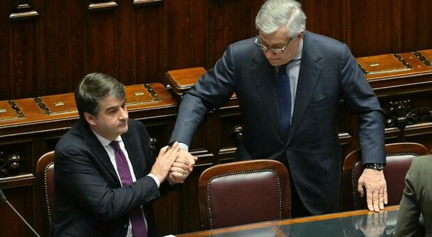 I ministri Raffaele Fitto e Antonio Tajani in aula alla Camera