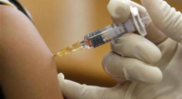 Meningite, liste d'attesa in tilt per i vaccini a Roma: ai Castelli Romani il primo appuntamento disponibile è a giugno 2019