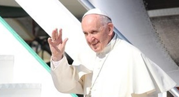 Il Papa è arrivato in Colombia accolto dal presidente Santos