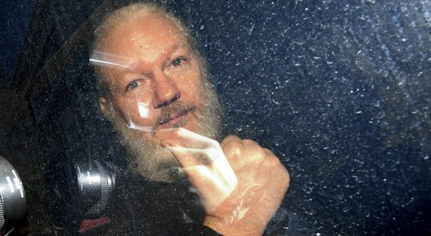 Assange accusa: «Il Regno Unito non ha civiltà»