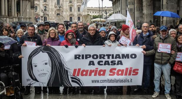 Presidio per Ilaria Salis in piazza Mercanti, Milano, 10 Febbraio 2024. ANSA/MATTEO CORNER