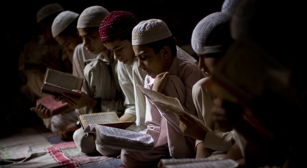 Pakistan, si taglia una mano per punirsi: 15enne era stato accusato di blasfemia