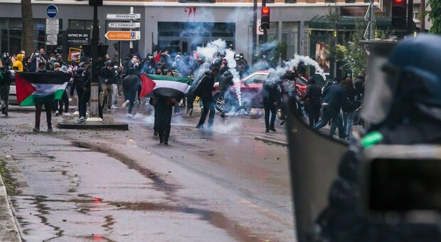 Parigi, manifestazione pro-palestinesi vietata dalla prefettura: 44 fermi