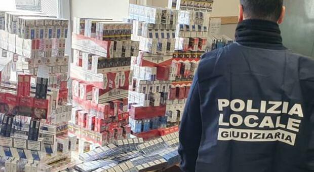 Napoli, sequestrato mezzo quintale di sigarette di contrabbando in un locale di Porta Nolana