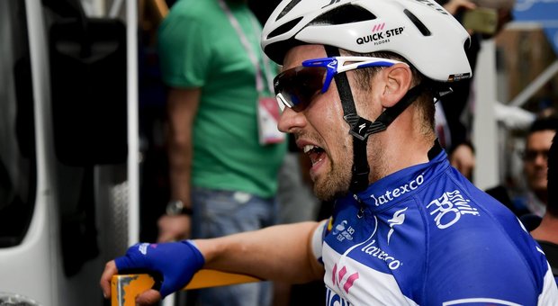 Giro d'Italia, Schachmann vince la 18esima tappa: Yates ancora in rosa
