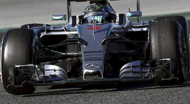 La nuova Mercedes di Nico Rosberg sulla pista di Barcellona