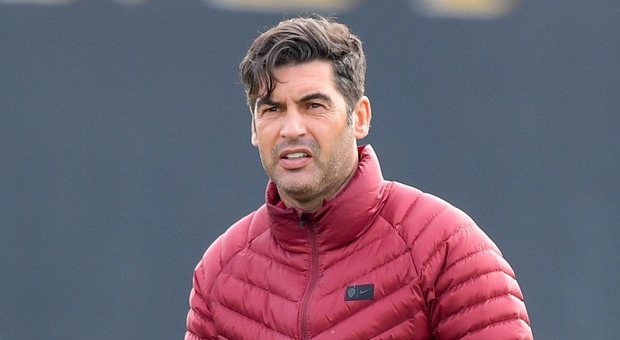 Roma, Fonseca scontento degli arbitri: «Linea differente in base alle squadre. Con il Sassuolo abbiamo sbagliato tutti»