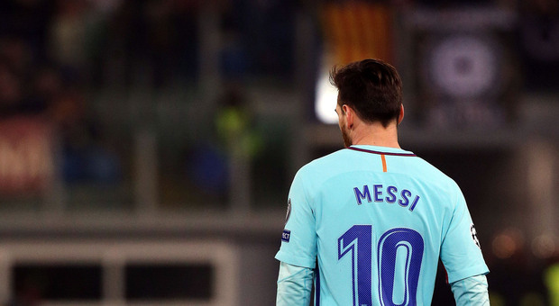 Messi, l'ultimo giorno al Barcellona: a mezzanotte scade il contratto. Che ne sarà della Pulce?