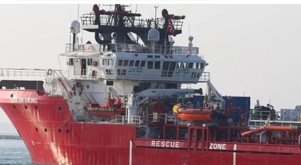Migranti: Ocean Viking con 400 a bordo andrà a Taranto. Salvini: "Denuncio Conte e Lamorgese"