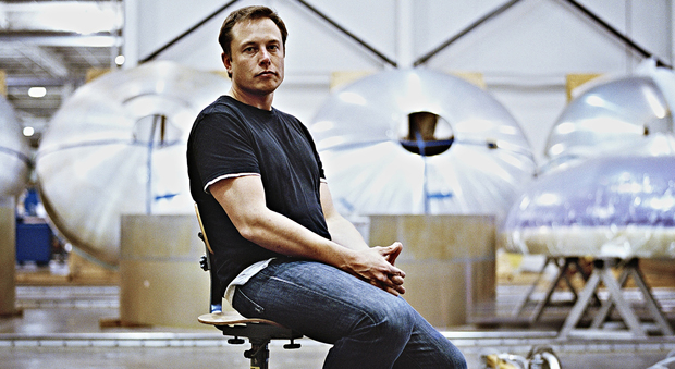 Elon Musk è un imprenditore sudafricano naturalizzato statunitense. È conosciuto soprattutto per aver creato la Space Exploration Technologies Corporation, di cui è amministratore delegato e CTO, e la Tesla Motors, di cui è chairman e CEO
