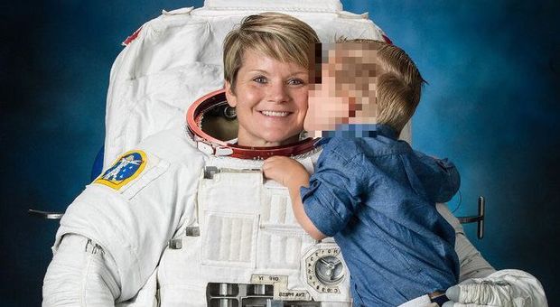 Astronauta accusata dall'ex moglie. «Violato il mio conto dall'Iss», è il primo reato spaziale