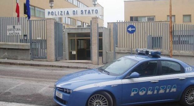 Tassi da usura e minacce di morte a un commerciante del centro di Ancona: arrestati padre e figlio