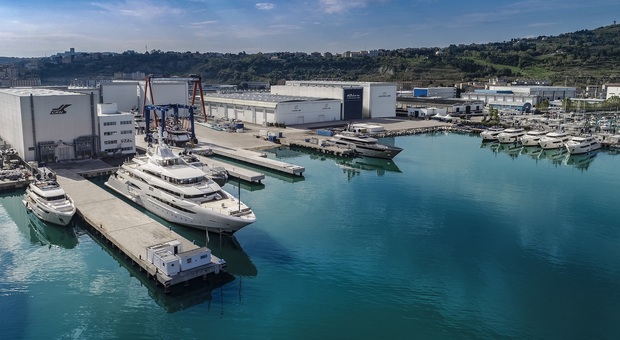 Il cantiere di Ancona Super Yacht Yard del Ferretti Group