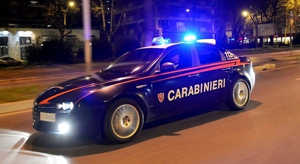 Una volante dei carabinieri
